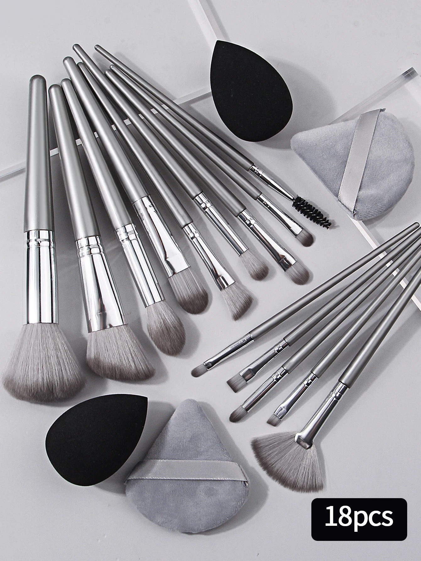 18-Piece Makeup Brush & Sponge Set – Portable, Soft, Dual-Use Tools