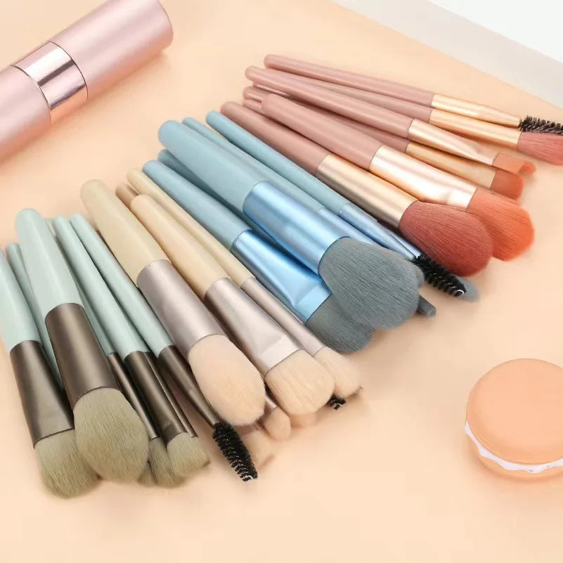 8-Piece Makeup Brush Set – Portable Foundation, Blush & Concealer Beauty Tools