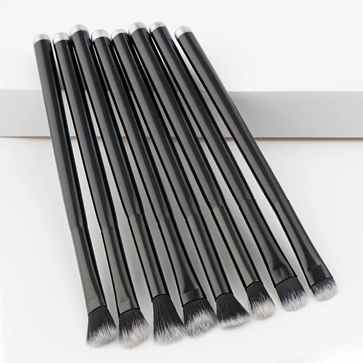Black Crease Eye Shadow Brush Set – Soft Synthetic Hair, Travel-Friendly