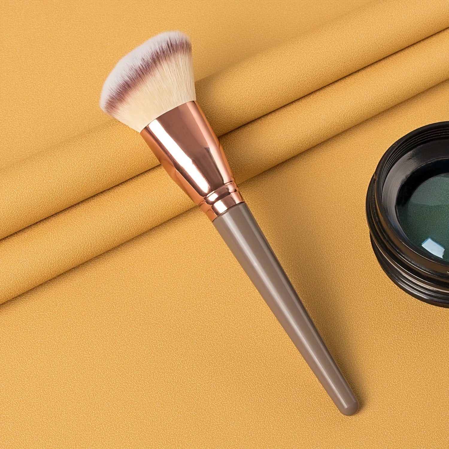 Premium Contour Brush – Face Makeup Brush for Blending & Defining Cheeks, Forehead, Jaw & Nose