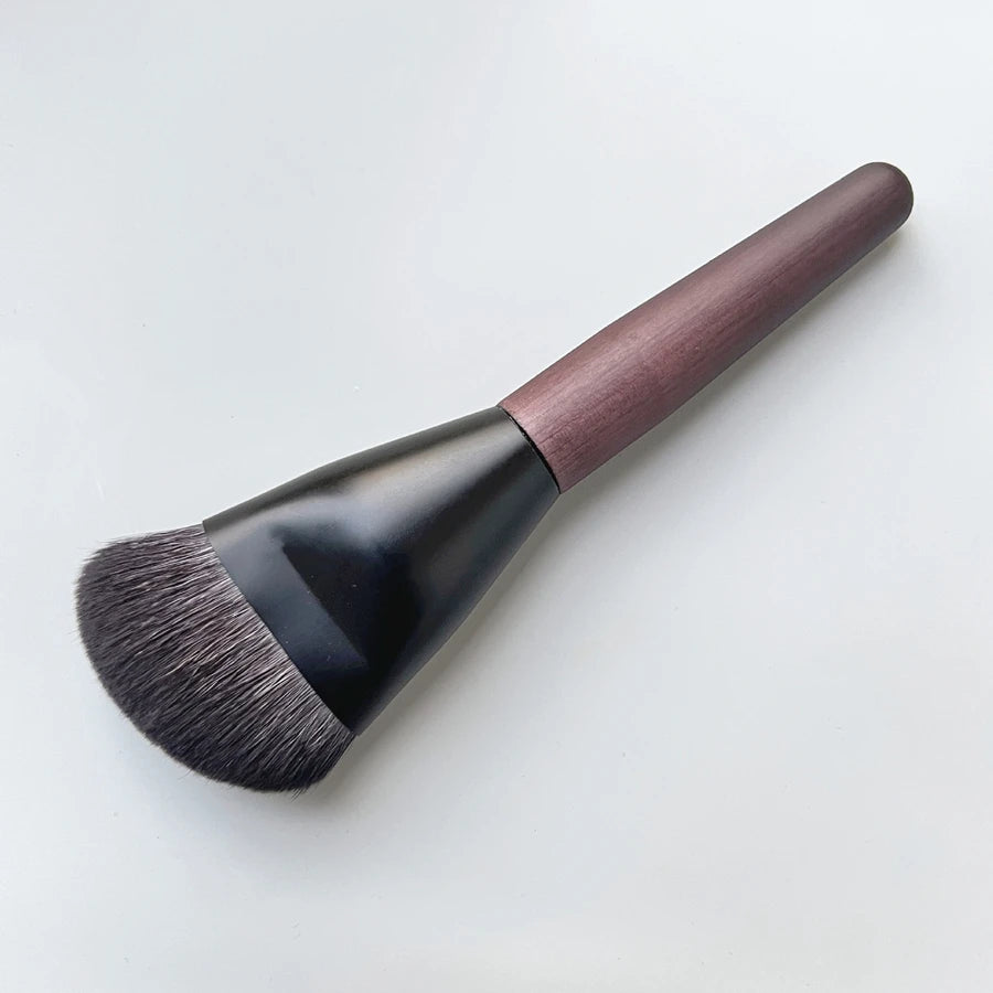 Shaped Contour & Foundation Brush – Multifunctional Goat Hair Makeup Tool