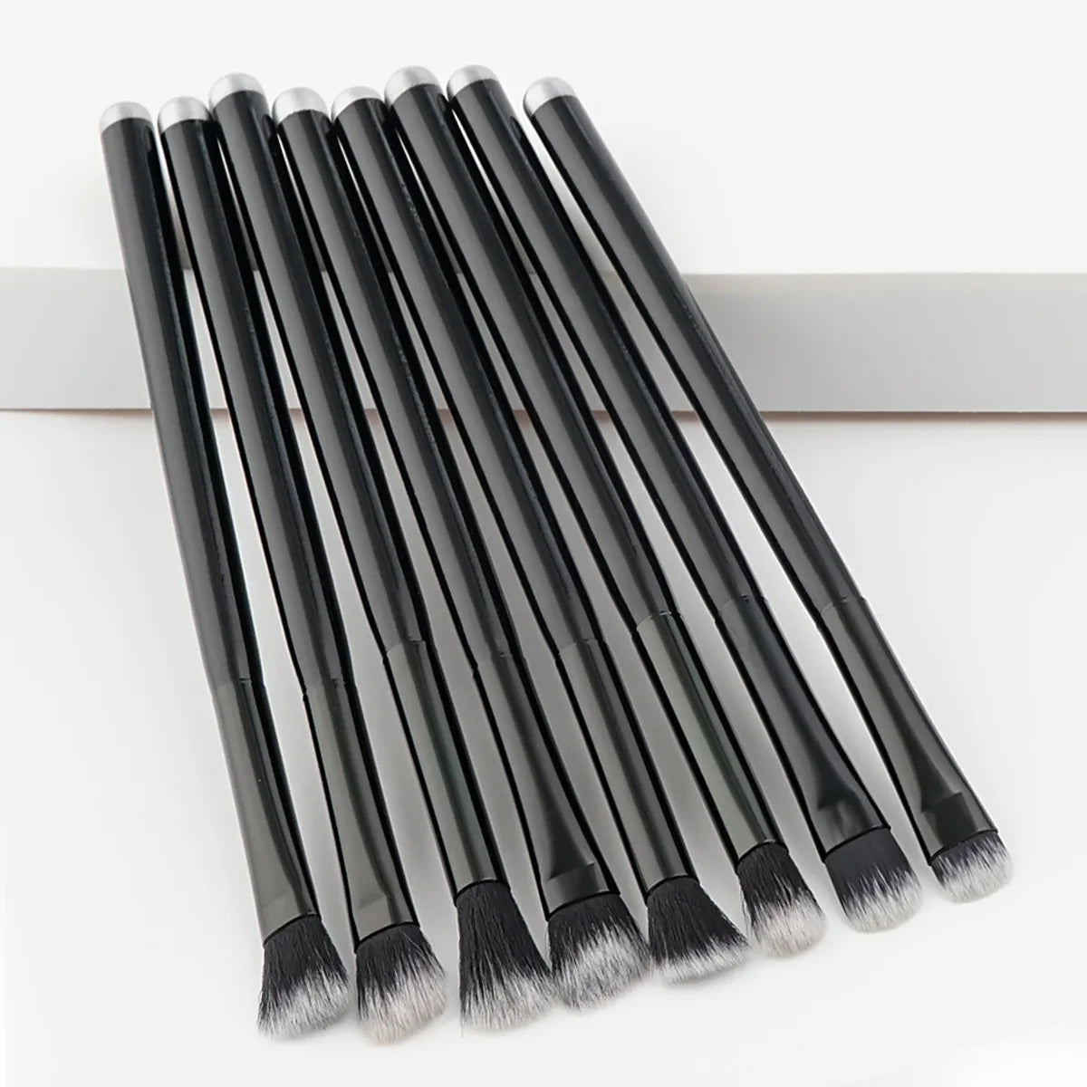 Black Crease Eye Shadow Brush Set – Soft Synthetic Hair, Travel-Friendly