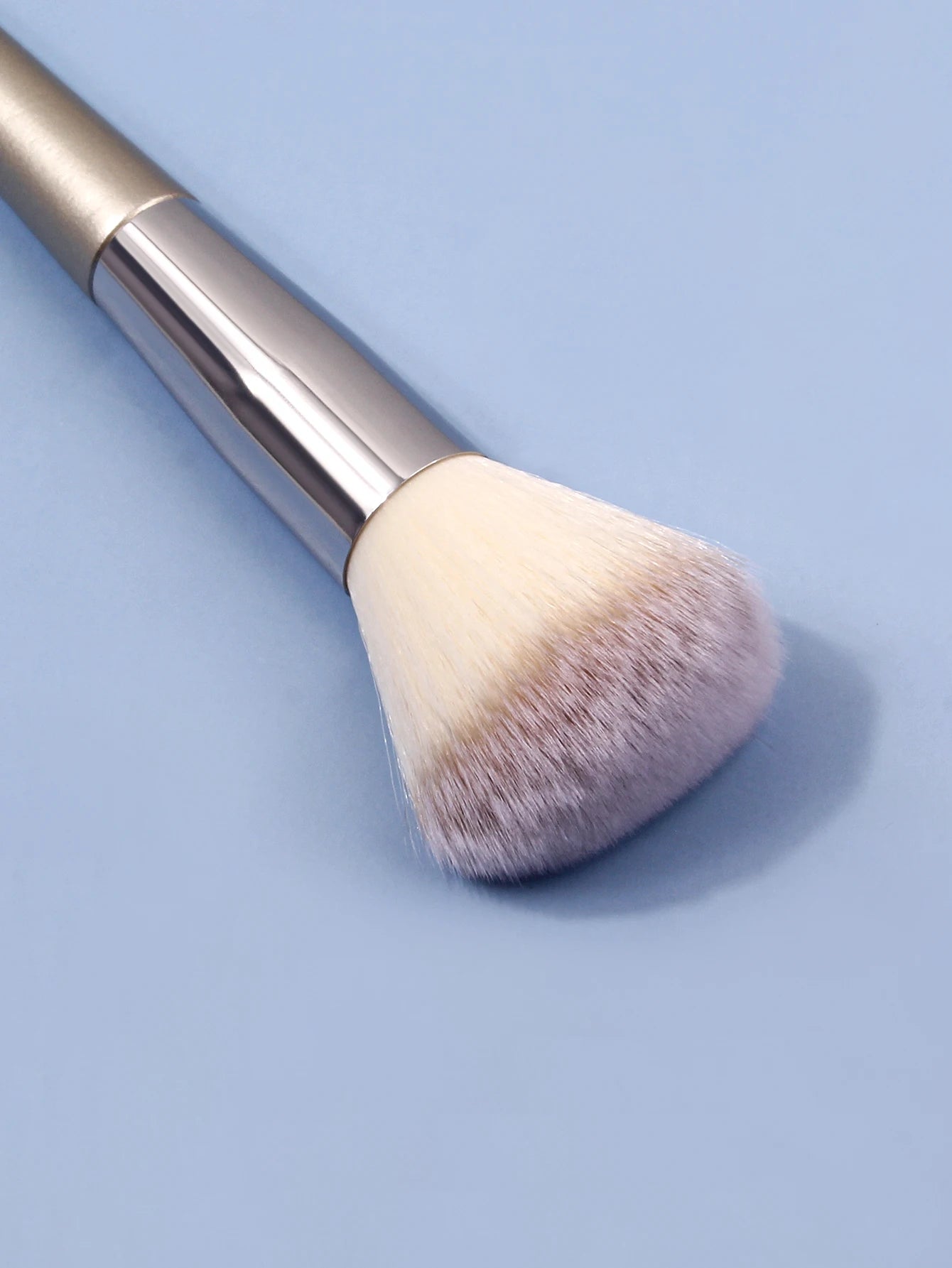 Soft Large Powder & Blush Brush with Wooden Handle