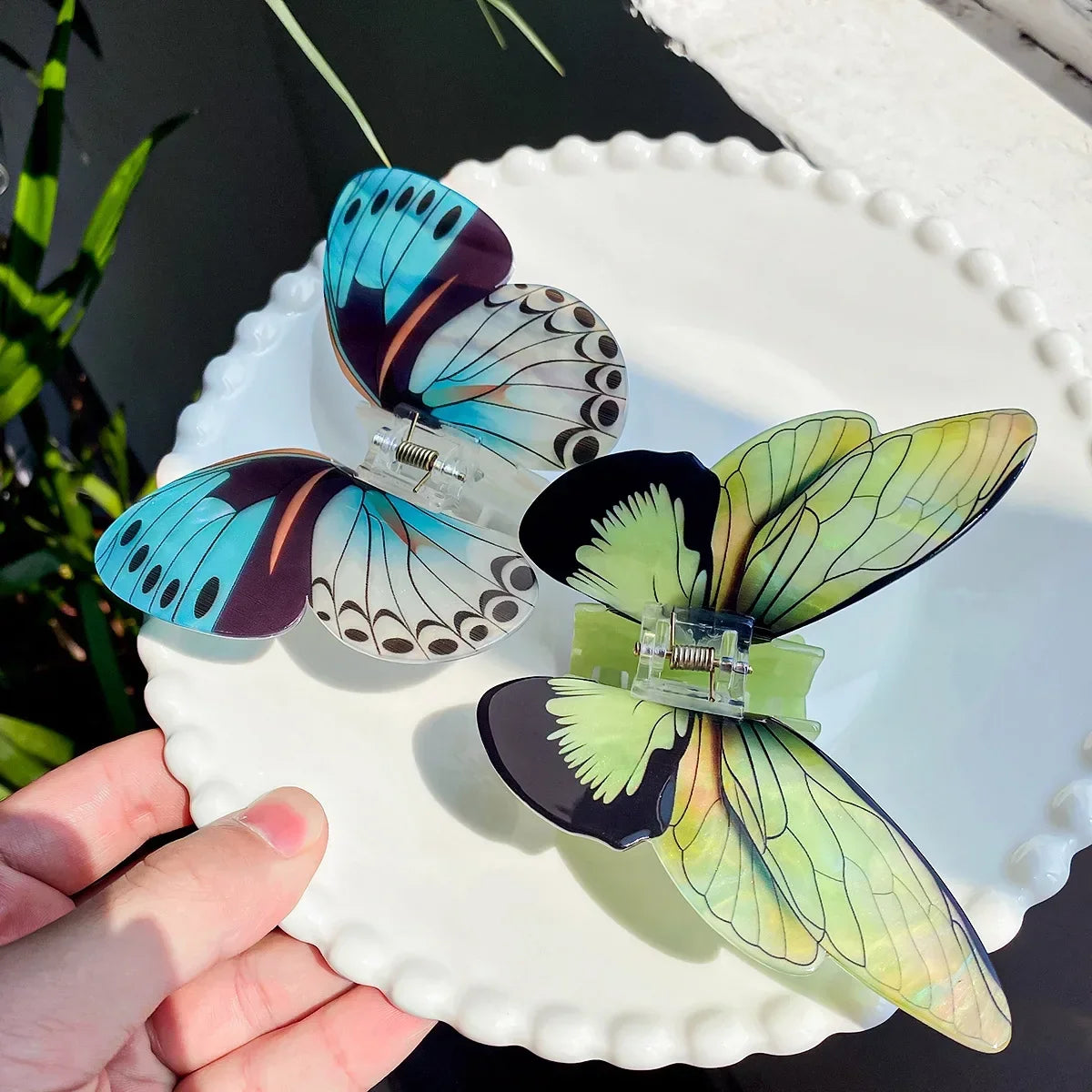 DuoShang Sweet Simulated Butterfly Hair Claw – Colorful Acrylic Hair Clip for Women