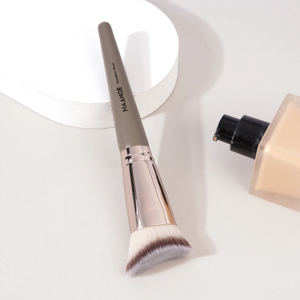 Premium Contour Brush – Perfect Face Makeup Tool for Blending & Defining Cheeks, Forehead, Jaw & Nose