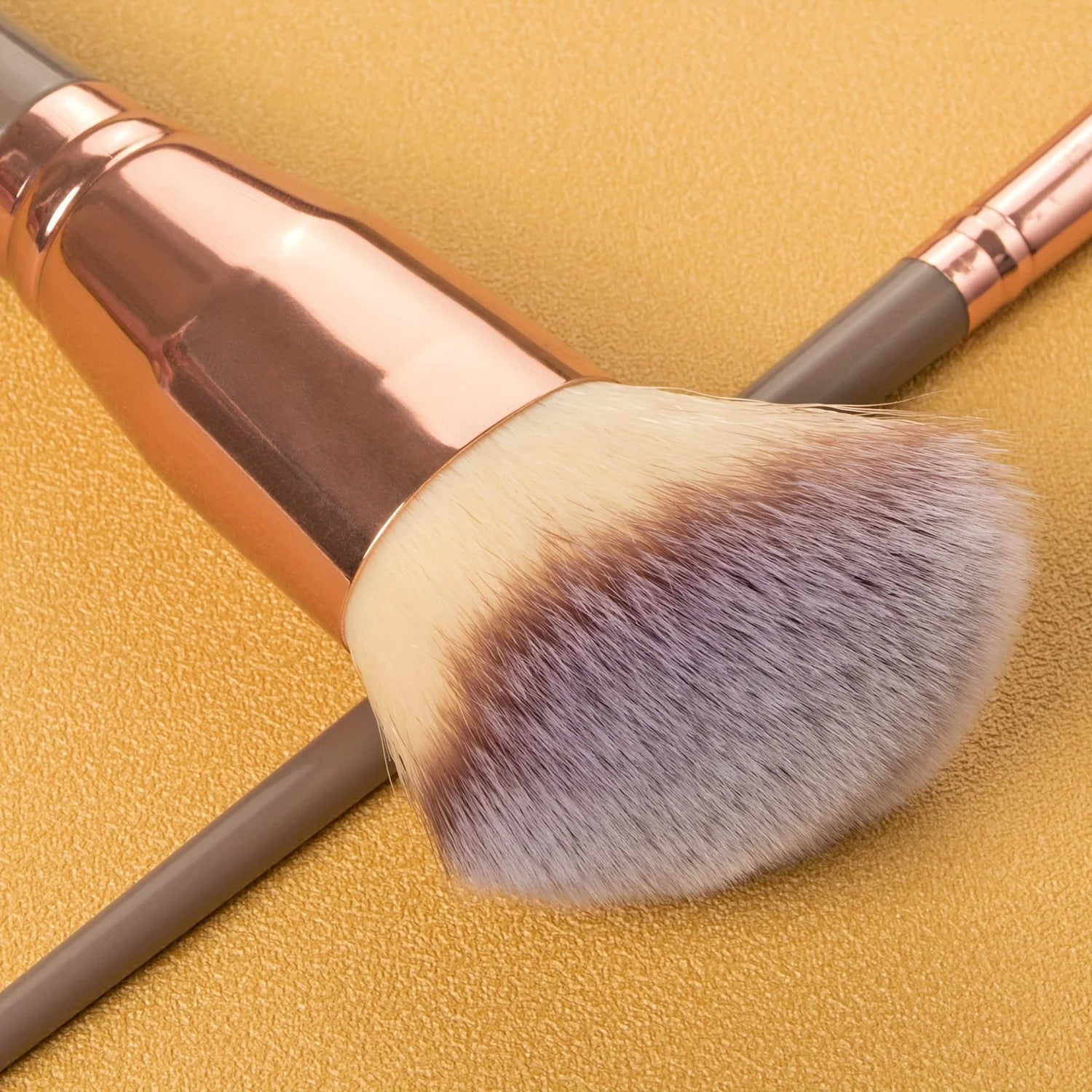 Premium Contour Brush – Face Makeup Brush for Blending & Defining Cheeks, Forehead, Jaw & Nose
