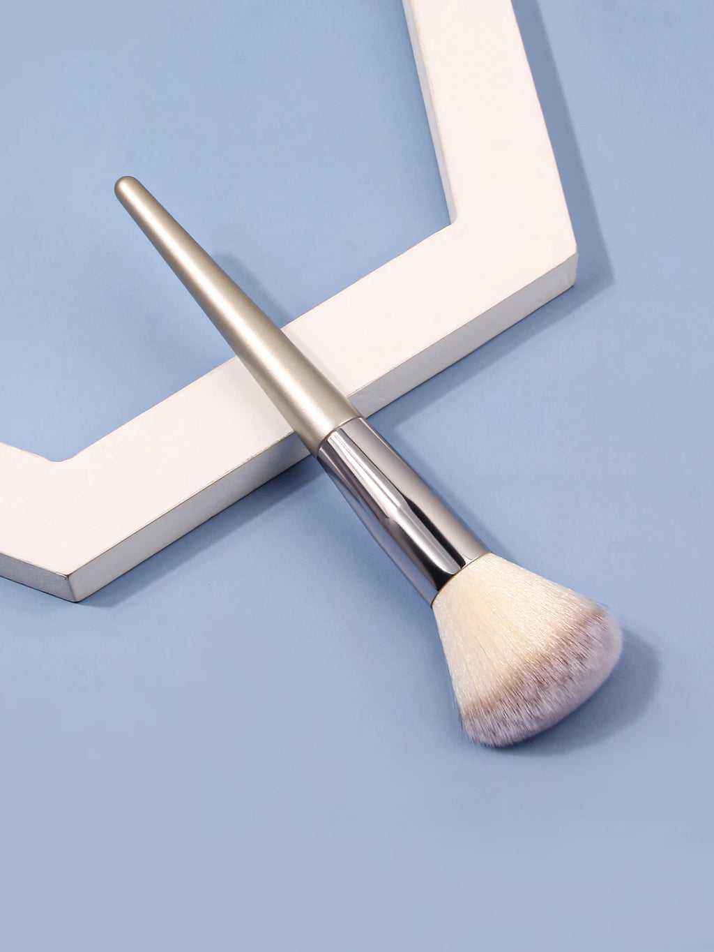 Soft Large Powder & Blush Brush with Wooden Handle