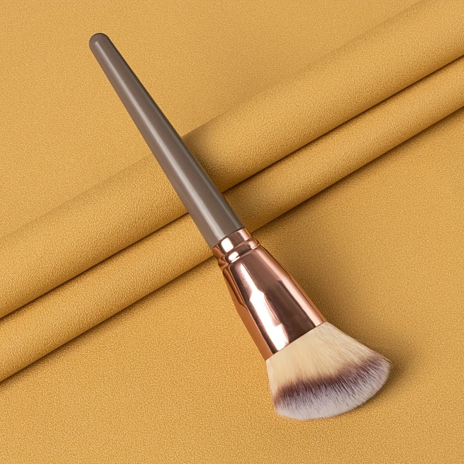 Premium Contour Brush – Face Makeup Brush for Blending & Defining Cheeks, Forehead, Jaw & Nose