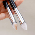 Triangle Concealer Brush – Dark Circle & Lacrimal Sulcus Coverage