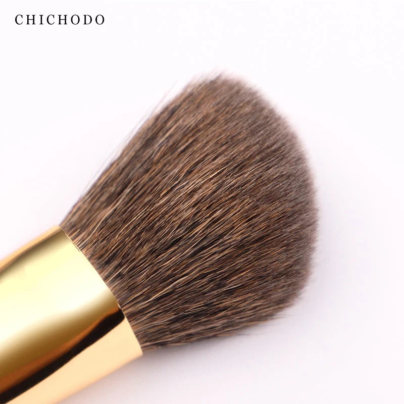 Red Rose 010 Luxury Contour Makeup Brush – Soft Hair