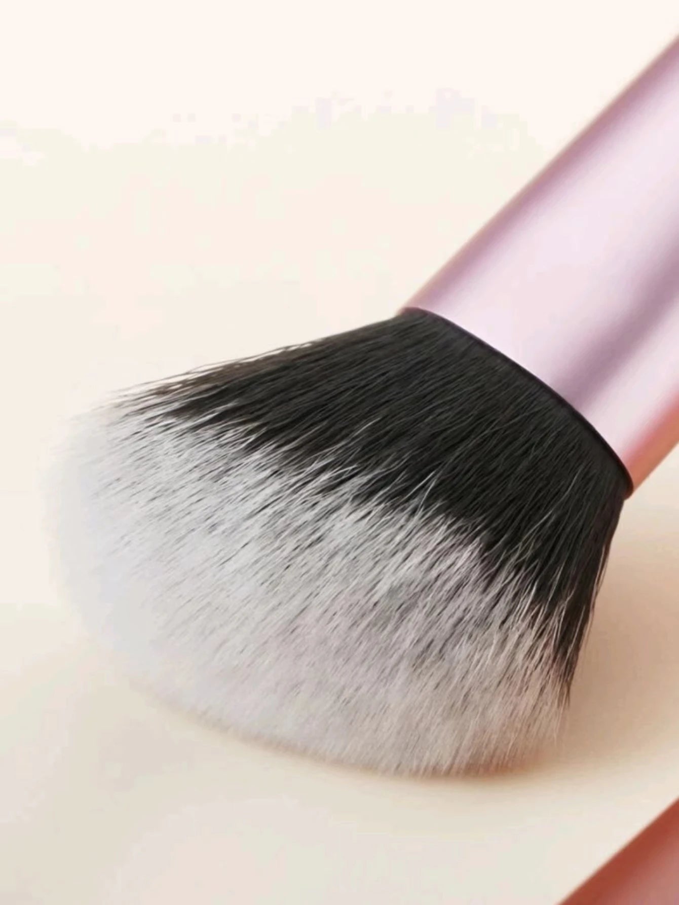 Angled Contouring & Blush Brush – Soft, Beveled Blending Face Brush