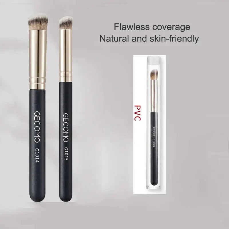Angled Concealer Brush – Soft, Precision Coverage for Blemishes & Acne Marks