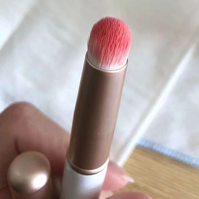 1 Pc Multipurpose Concealer & Lip Brush – Detail Makeup Smudger