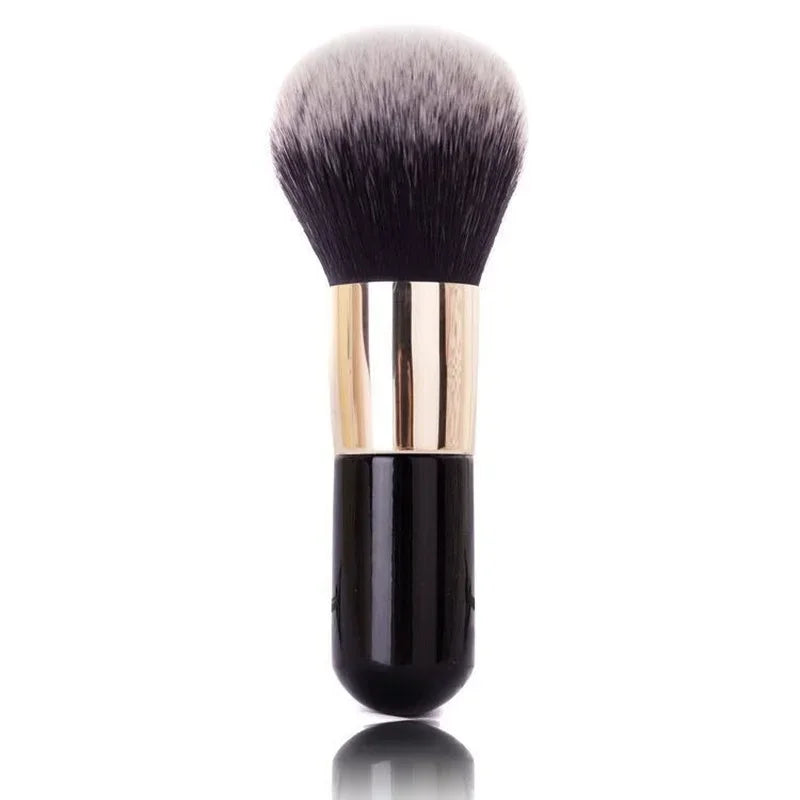 Professional Loose Powder Brush – Large, Multifunctional for Blush, Sculpting & Bronzer