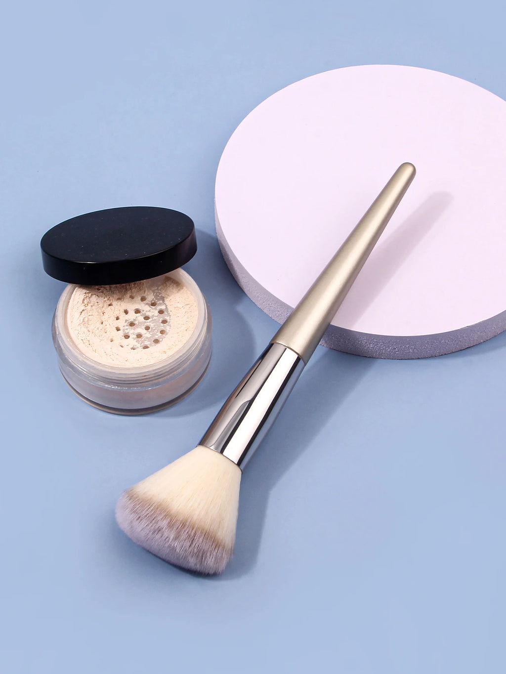 Soft Large Powder & Blush Brush with Wooden Handle