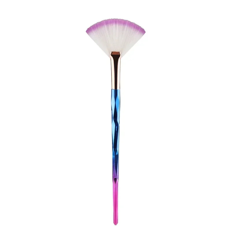 Flat Fan Makeup Brush – Soft Blush & Powder Applicator