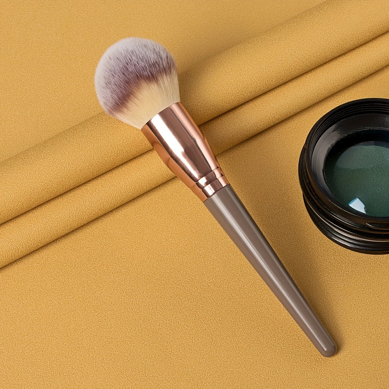 Large Face Brush for Powder, Foundation & Blush