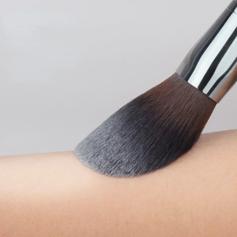 Flat Foundation & Blusher Brush – Makeup Blender Tool