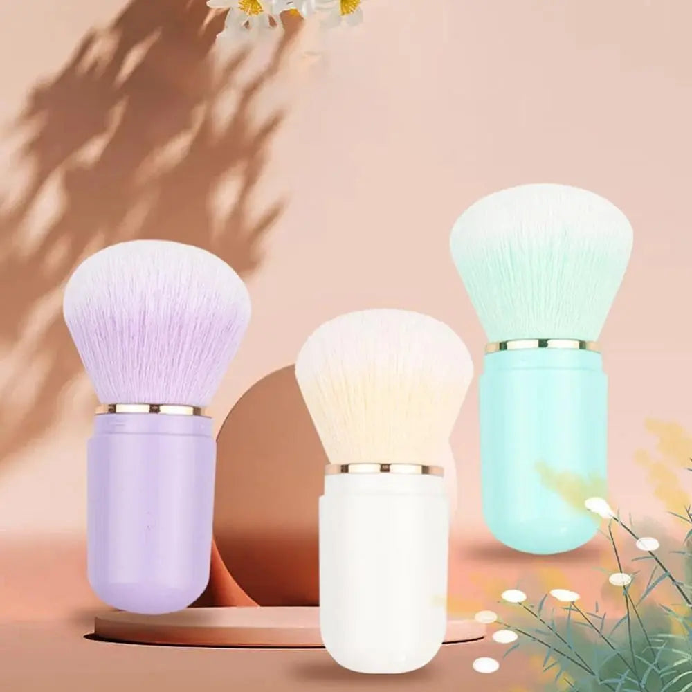 Luxury Retractable Kabuki Brush – Compact, Multifunctional & Elegant