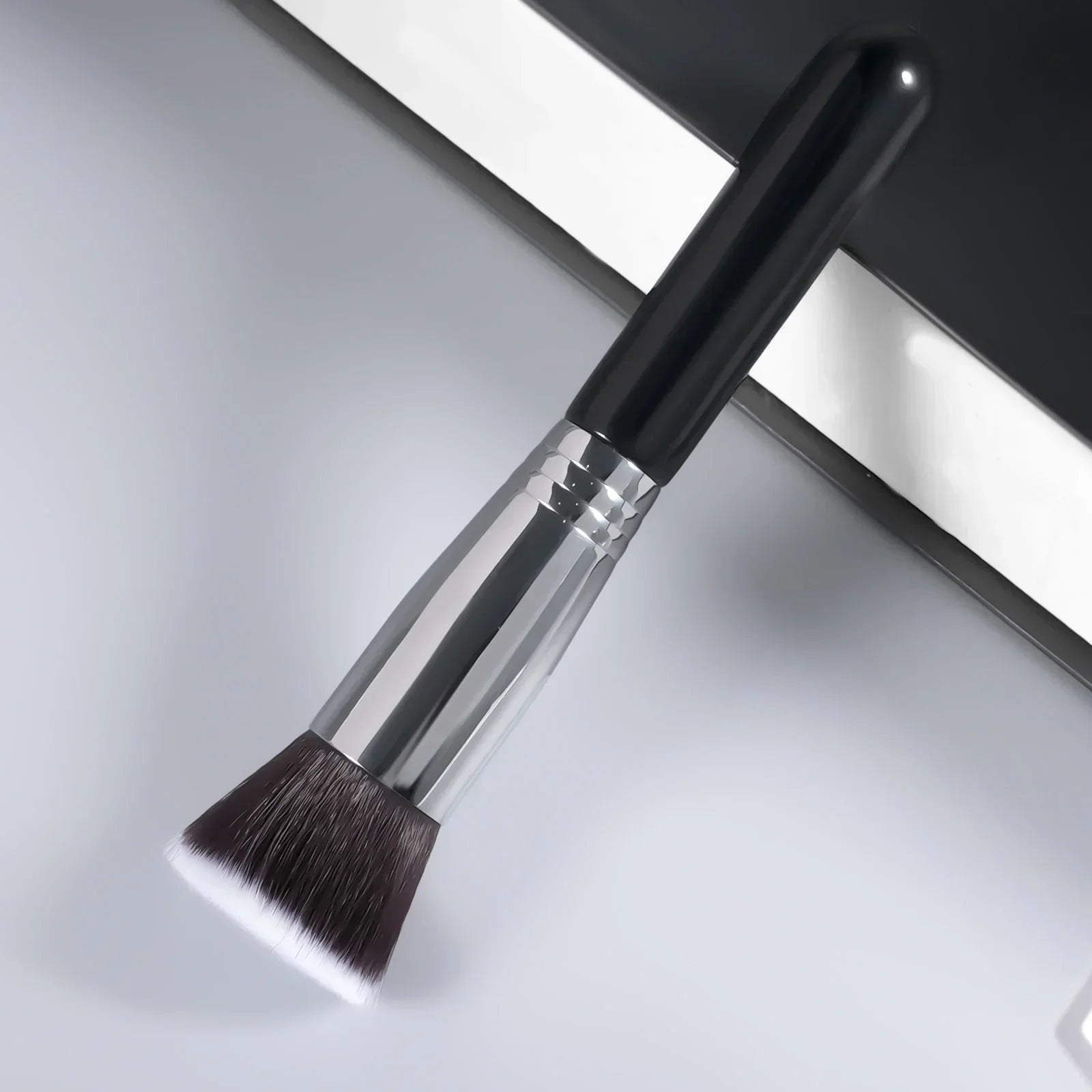 Professional Black Powder & Makeup Brush – Foundation, Blush, Bronzer