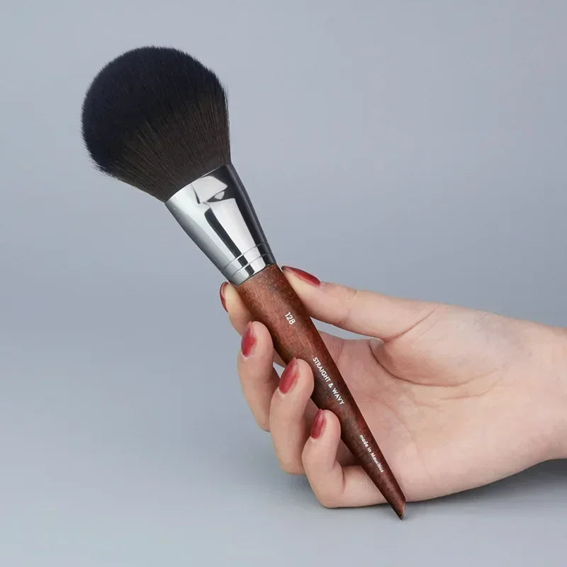 Flat Foundation & Blusher Brush – Makeup Blender Tool