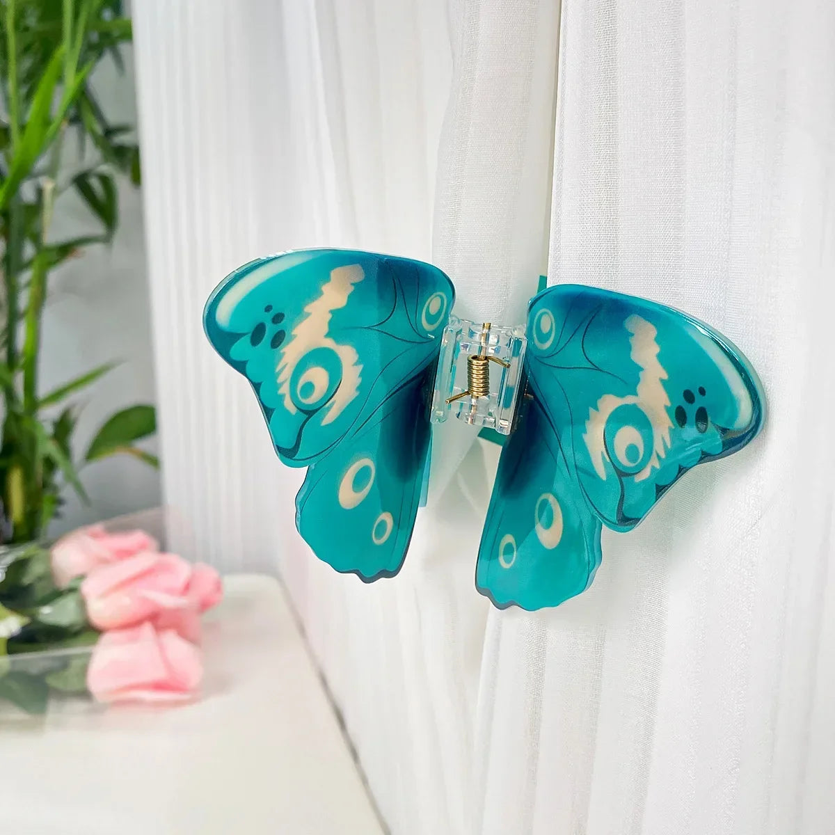 DuoShang Sweet Simulated Butterfly Hair Claw – Colorful Acrylic Hair Clip for Women