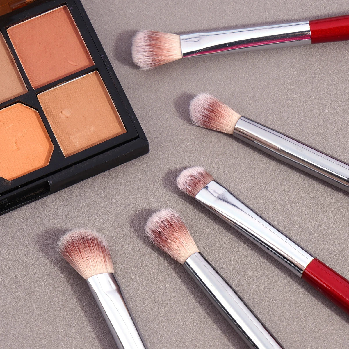 MAANGE 5-Piece Luxury Eyeshadow Brush Set – Soft Bristles & Portable Beauty Tools