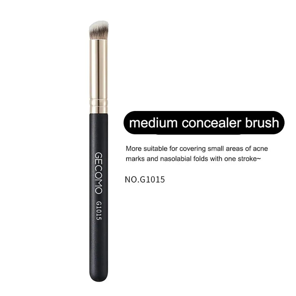 Angled Concealer Brush – Soft, Precision Coverage for Blemishes & Acne Marks